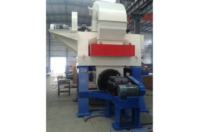 Vertical ring high gradient magnetic separator 